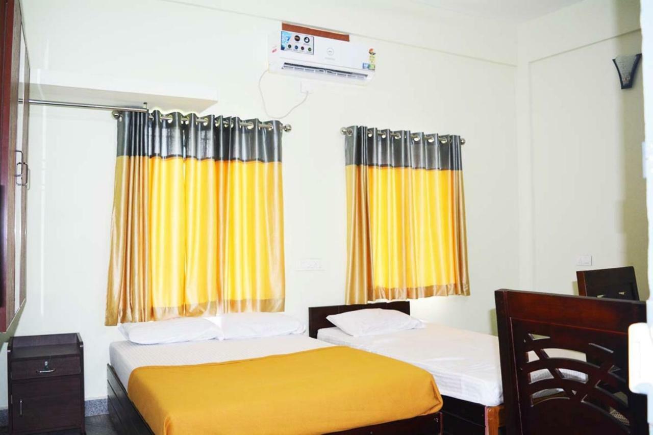 Jippus Galaxy Budget Air Port Hotel Kochi Exterior foto